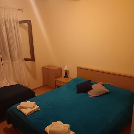 Apartments Luka Uble Bagian luar foto