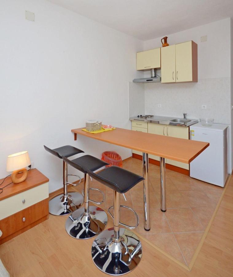 Apartments Luka Uble Bagian luar foto